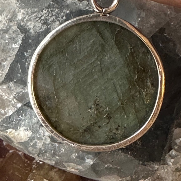 Labradorite faceted sterling silver pendant - Picture 6 of 7